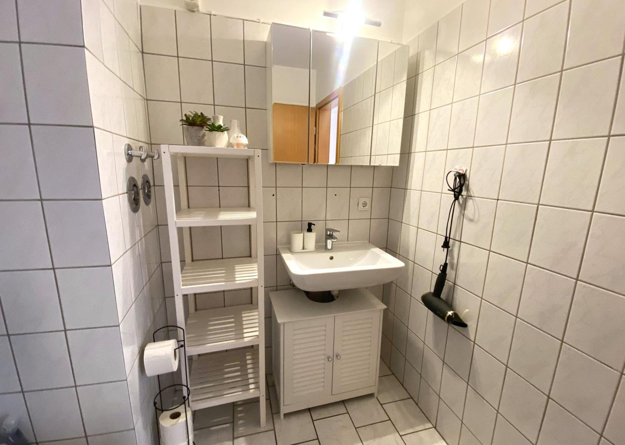 Schoelerberg Apartment Mit Tiefgaragenparkplatz Und Kingsize-Bett Osnabrück Eksteriør bilde