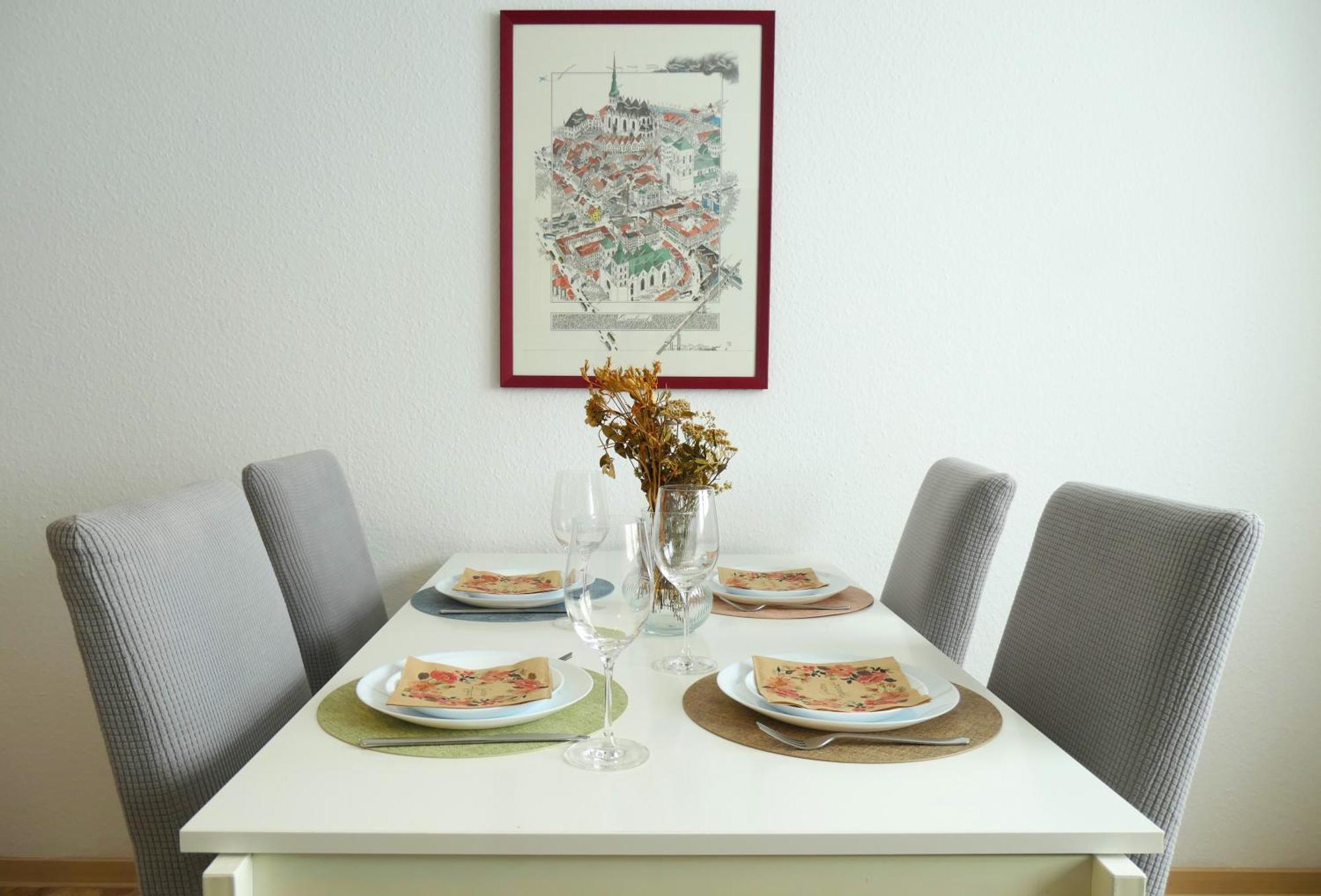 Schoelerberg Apartment Mit Tiefgaragenparkplatz Und Kingsize-Bett Osnabrück Eksteriør bilde